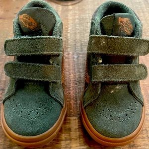 VANS, toddler sk8-mid. Size:5.5
